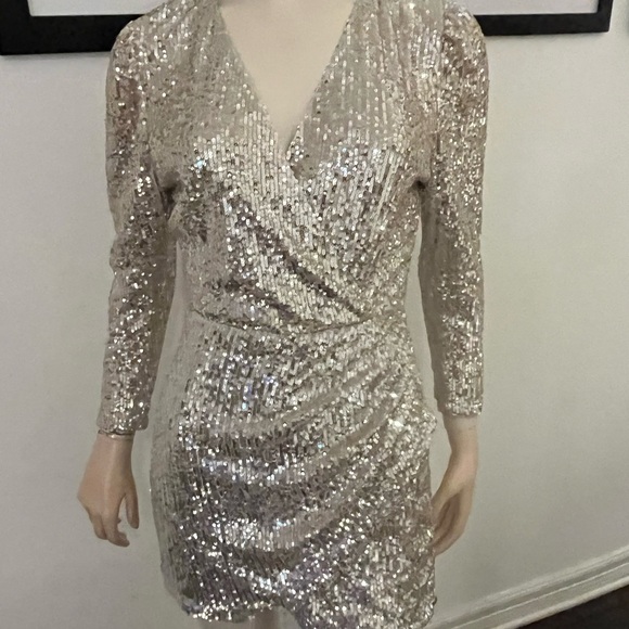 Front cross V neck silver jumpsuit skort, long sleeve, zipper, sequin romper - Picture 4 of 13
